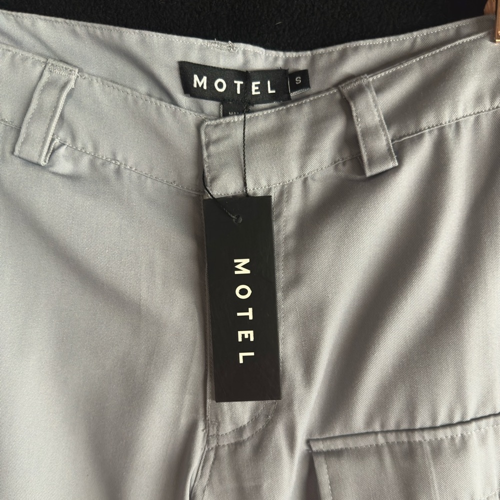 Motel Rocks Light Gray Cargo Pants - Picture 4 of 5